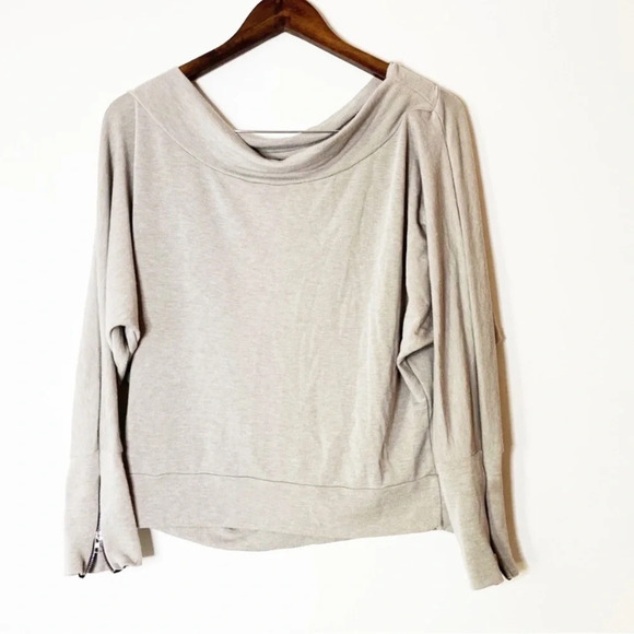 Beige Batwing Slouchy Minimal Sweater Boatneck Relaxed Oversized Size Small - Picture 1 of 10